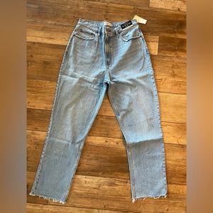 Abercrombie High Rise 90s Straight Jean - 32R Curve Love